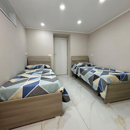 Camy Apartment Napoli Bagian luar foto