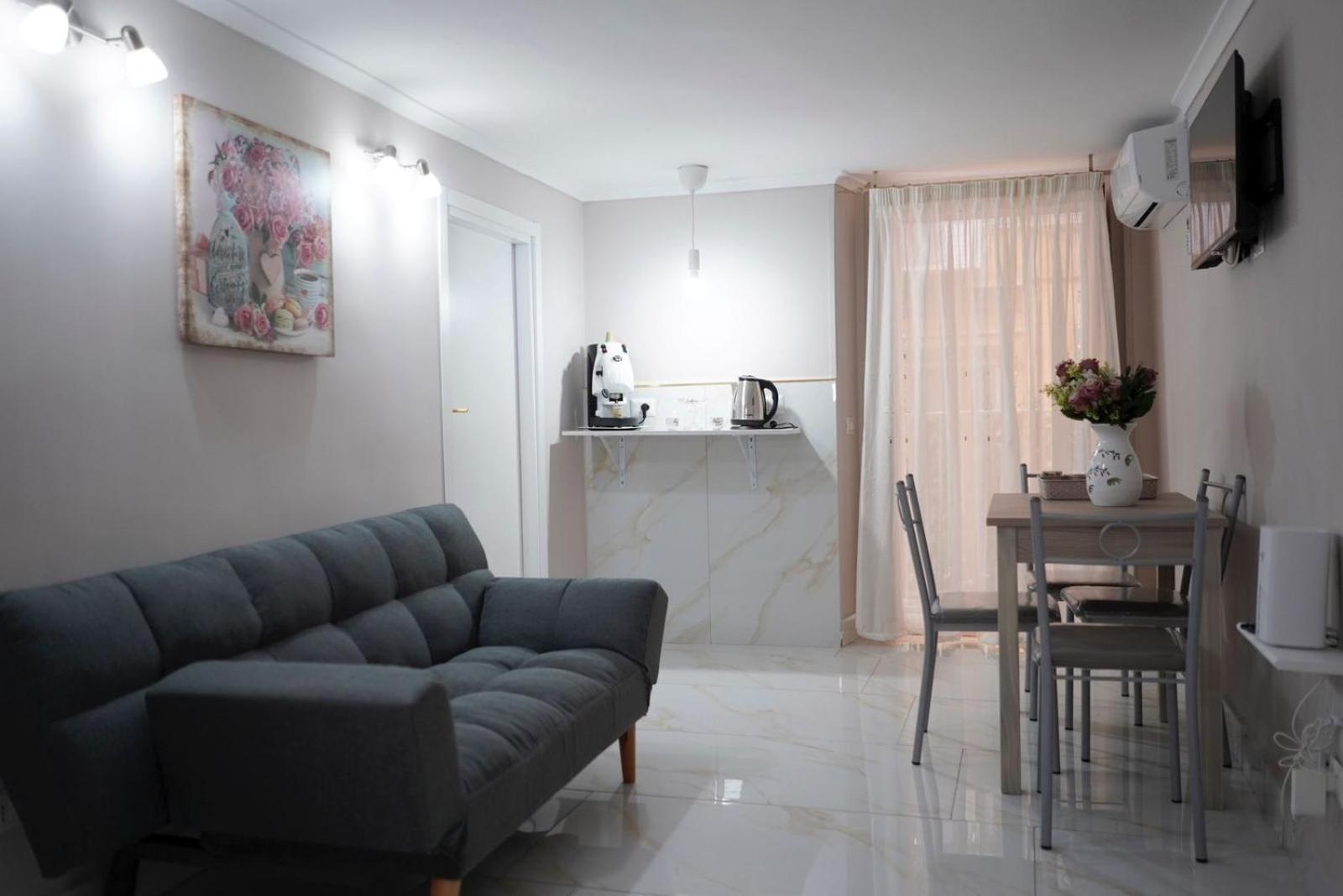 Camy Apartment Napoli Bagian luar foto