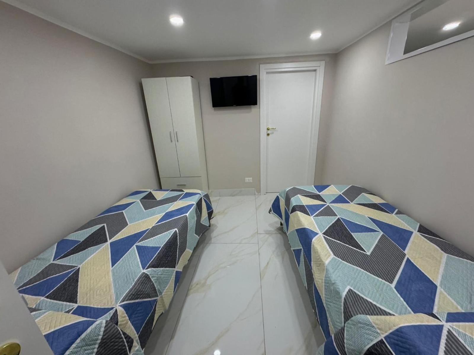 Camy Apartment Napoli Bagian luar foto