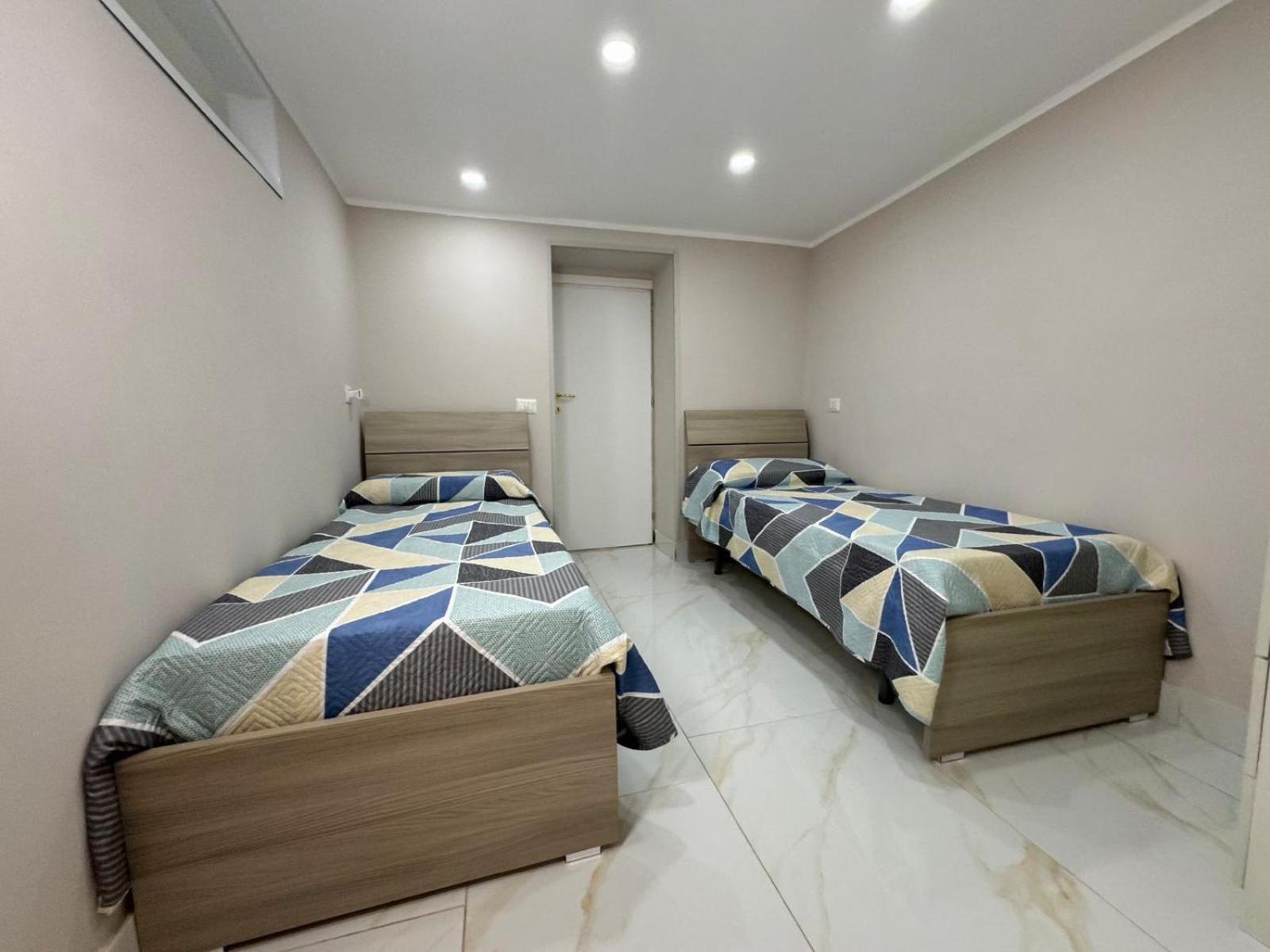 Camy Apartment Napoli Bagian luar foto
