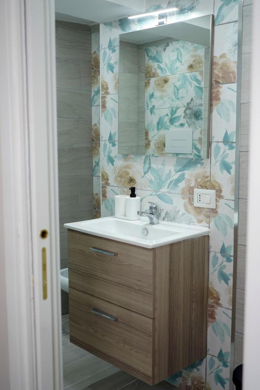 Camy Apartment Napoli Bagian luar foto