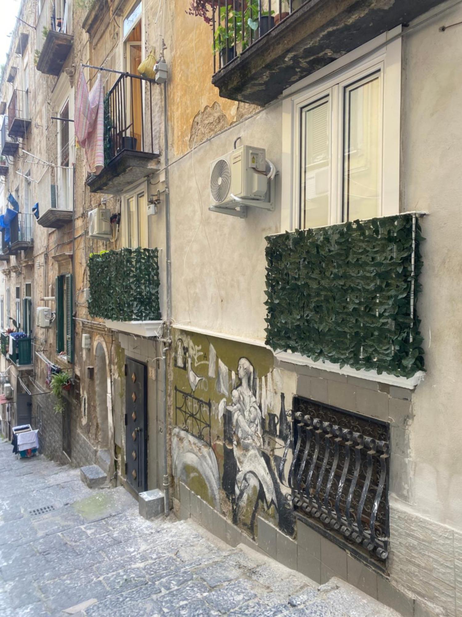 Camy Apartment Napoli Bagian luar foto